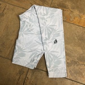 Ptula White Desiree Leggings Size Medium